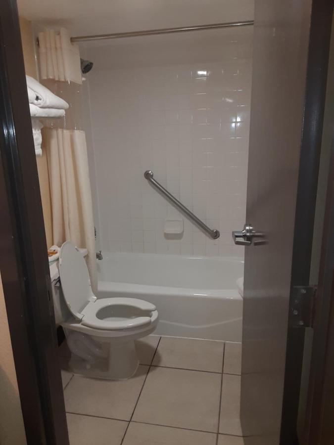 Charming One Bedroom Resort-Style Studio With Pool And Beach Access Ruskin Exterior foto